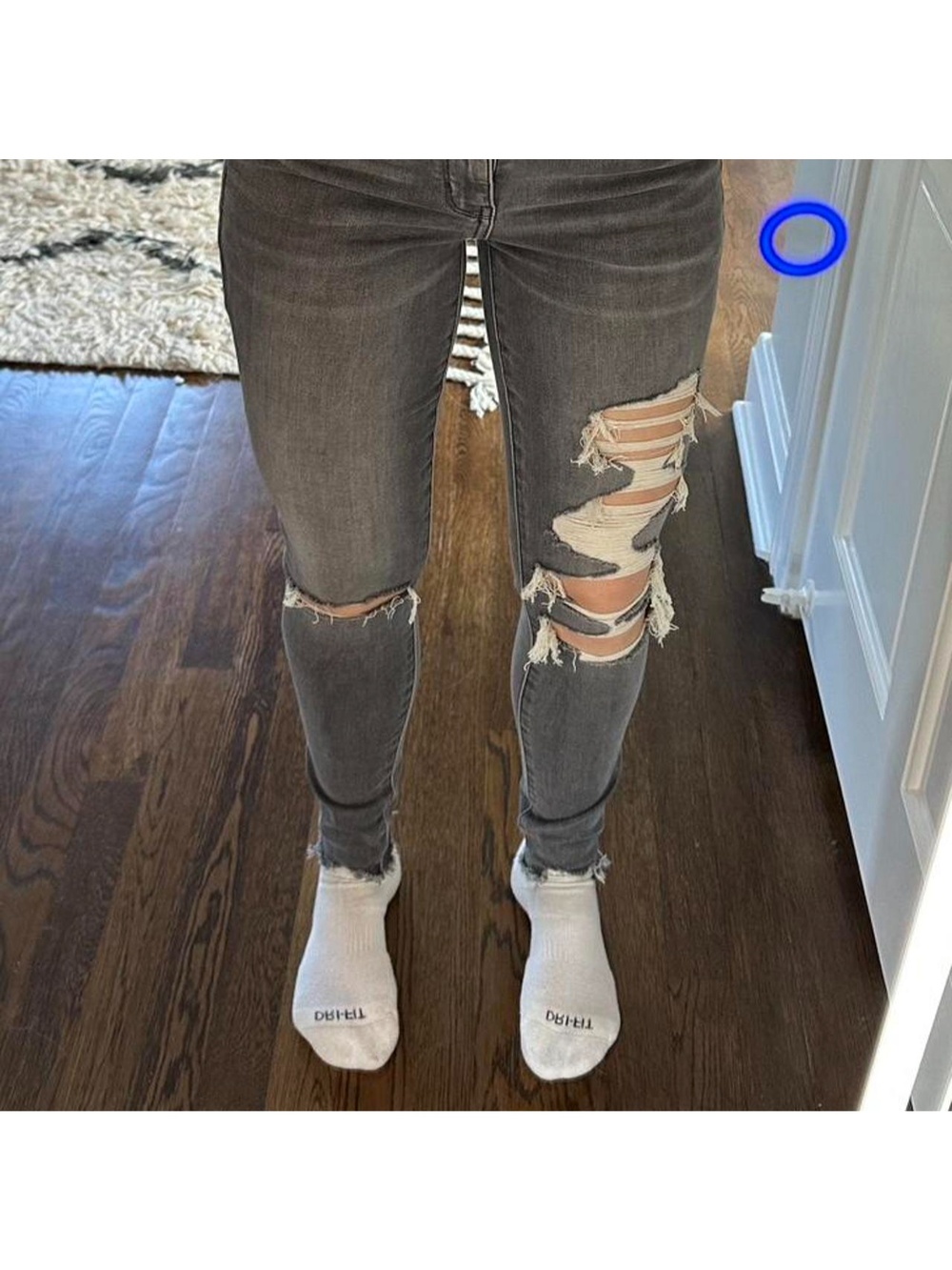 grey ripped american eagle skinny jeans
